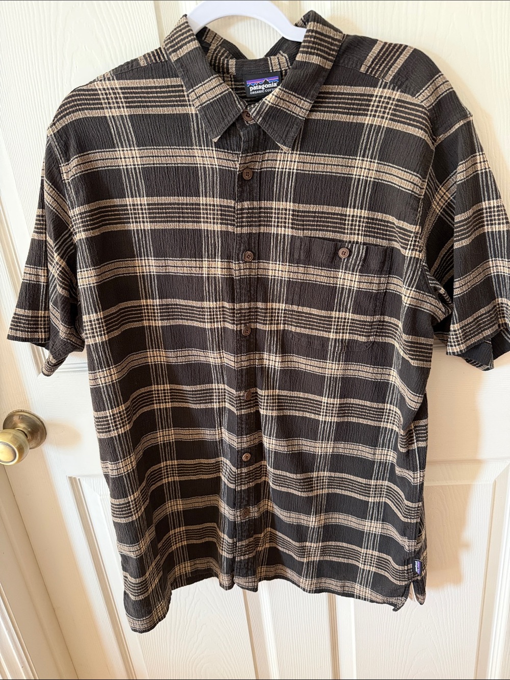 Patagonia Dark Brown & Tan Plaid Short Sleeve Button-Down Shirt Sz XL. Box52